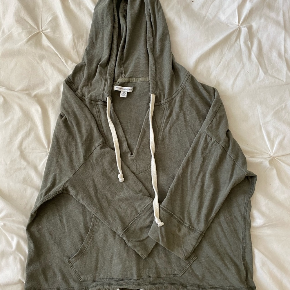 American Eagle 3/4 Sleeve Cropped Hoodie